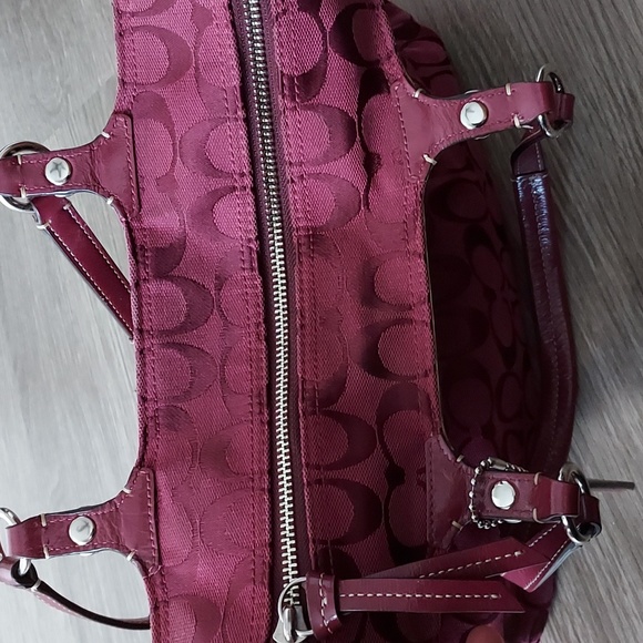 Coach est. 1941 over the shoulder purse red - Picture 7 of 12